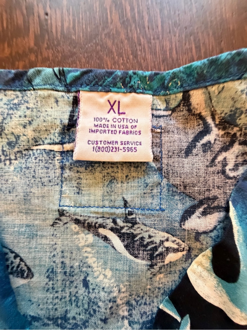 Scrubs Short Sleeve Orca Print Tee in Blue XL - Picture 2 of 8